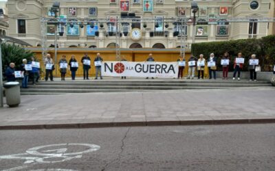 Sabadell. Roda de la Pau i Grup de Gent de la Plaça